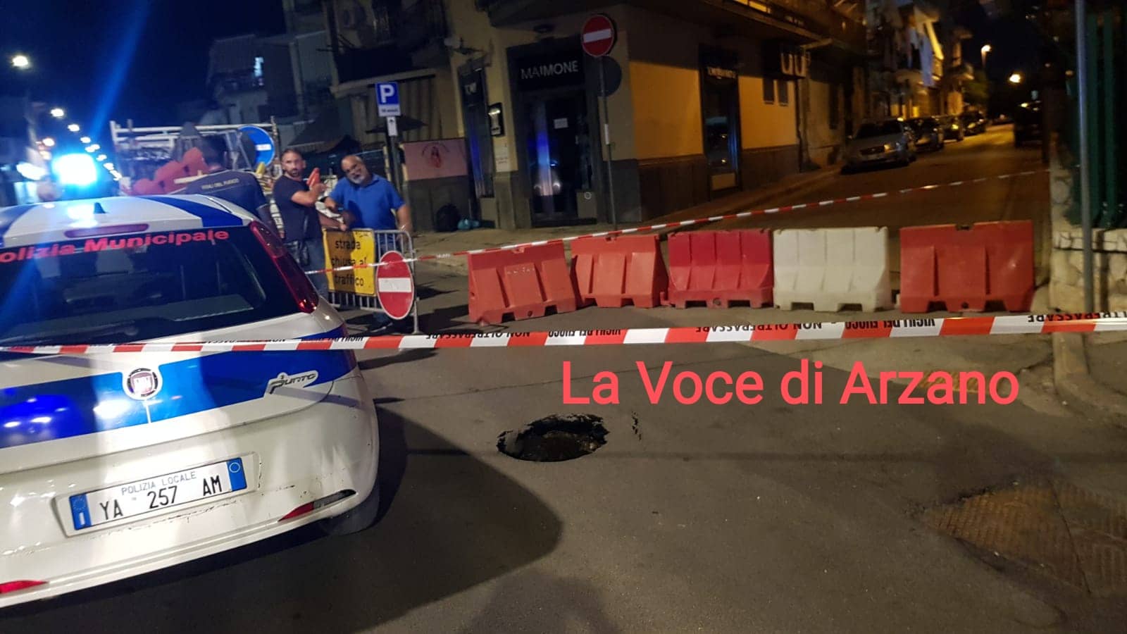 Voragine via Napoli incrocio via Silvestro