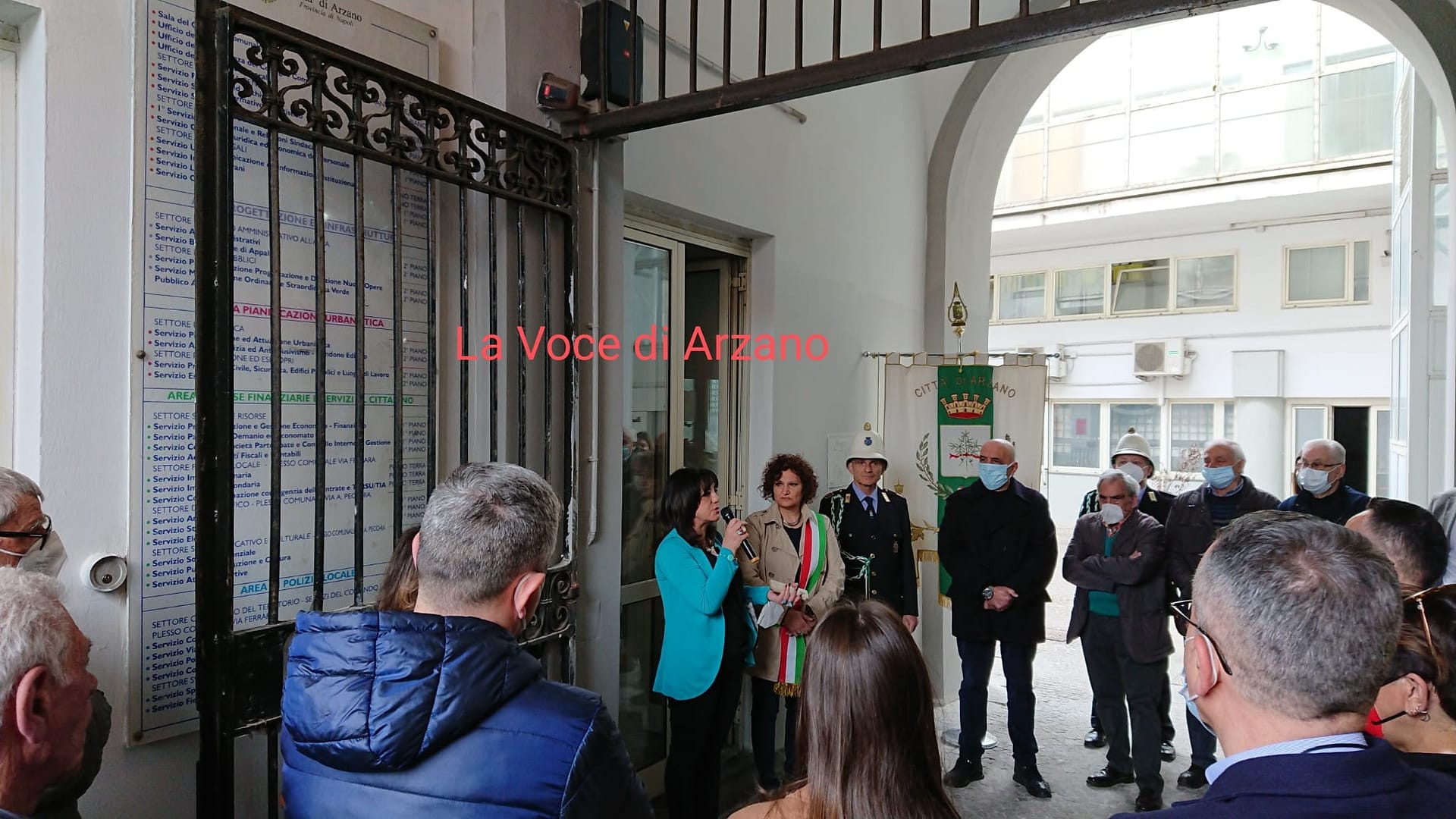 25 Aprile, una targa nel cortile del Municipio