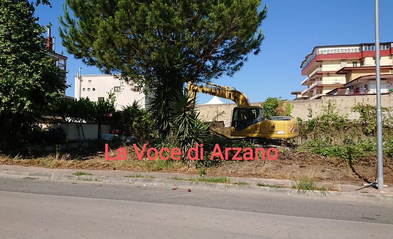 Ex Merisinter, pulizia esterna, in attesa della riapertura della strada