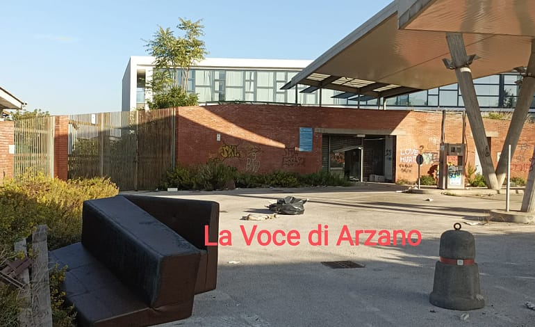 L’ex area di servizio Na-Met nel degrado
