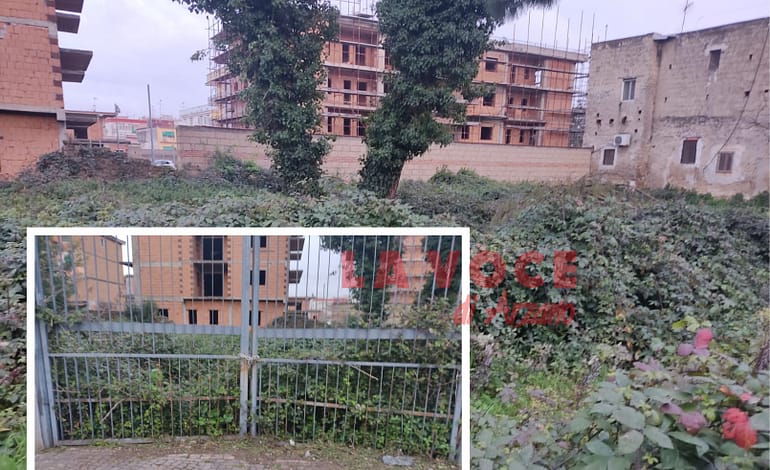 E’ di proprietà del Comune il terreno incolto adiacente il parco pubblico