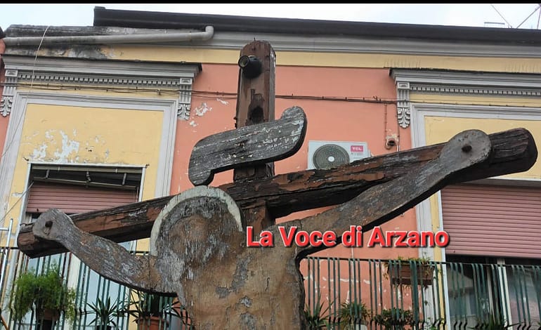 C’è uno sponsor per ripristinare il Crocifisso in piazza