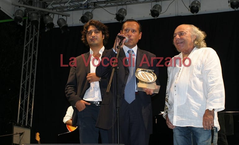 Tributo a Peppino Gagliardi questa sera in villa comunale. Numerosi ospiti