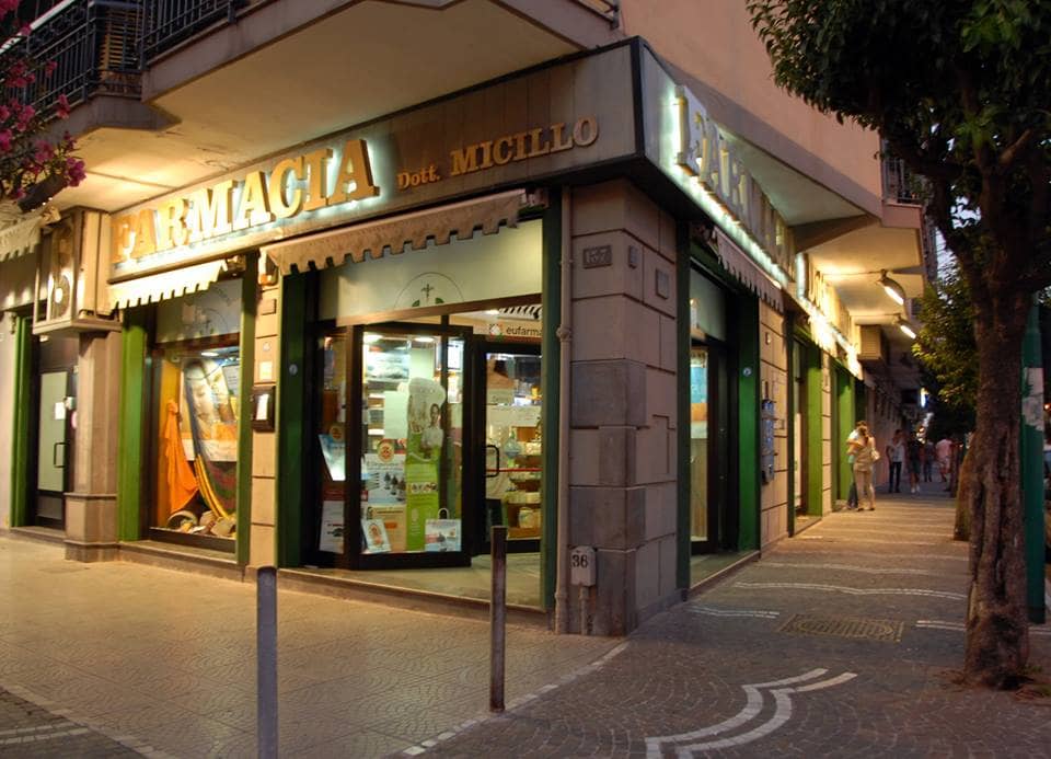 Compie cinquant’anni la Farmacia Micillo e si fa più bella